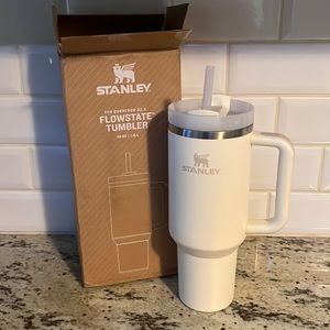 NEW 40oz Stanley Quencher H2.0